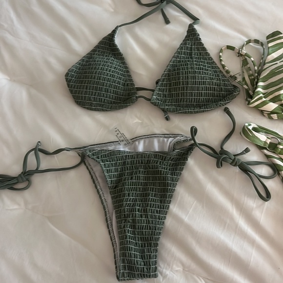 Bikini bundle - Picture 3 of 6